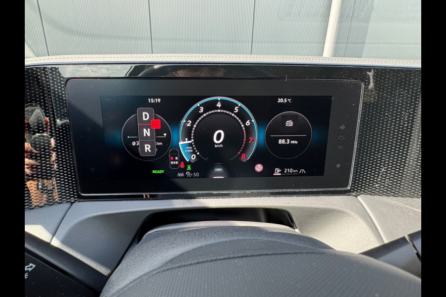 Volkswagen Tiguan 1.5 eTSI 'Goal' * TREKHAAK * 360Gr camera * Sideassistent * Navigatiesysteem *