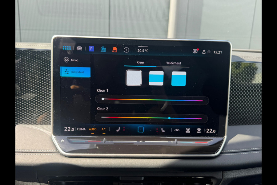 Volkswagen Tiguan 1.5 eTSI 'Goal' * TREKHAAK * 360Gr camera * Sideassistent * Navigatiesysteem *