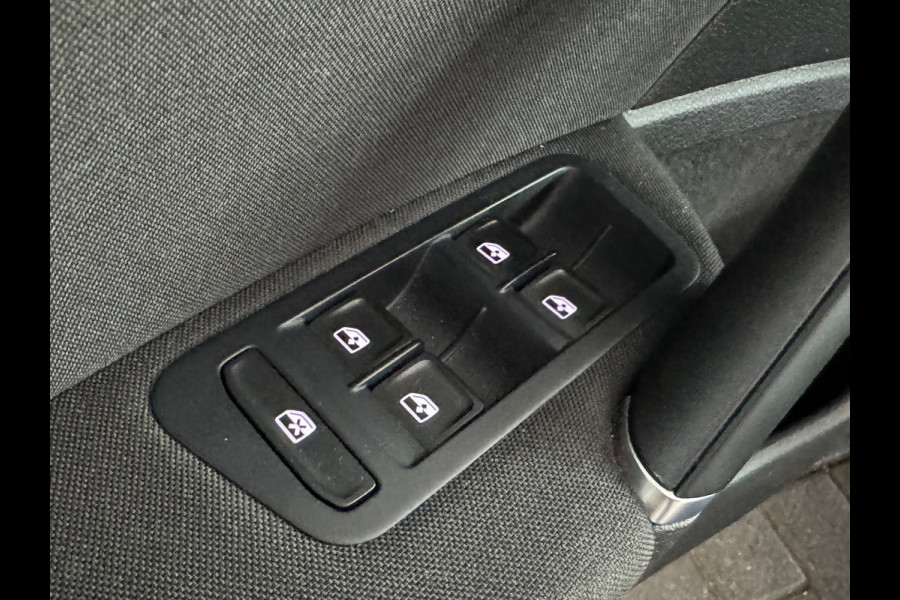 Volkswagen Golf 1.0 TSI Comfortline Camera|CarPlay|ACC