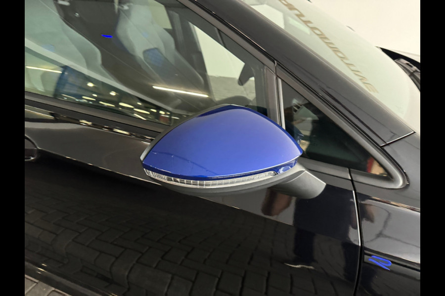 Volkswagen Golf 2.0 TSI R 4M 20Jahre Performance Pano|Akrapovic