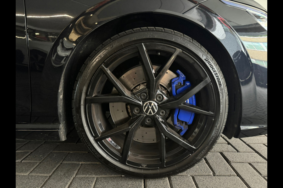 Volkswagen Golf 2.0 TSI R 4M 20Jahre Performance Pano|Akrapovic