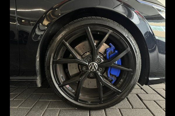 Volkswagen Golf 2.0 TSI R 4M 20Jahre Performance Pano|Akrapovic