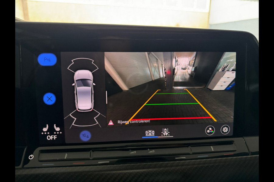 Volkswagen Golf 2.0 TSI R 4M 20Jahre Performance Pano|Akrapovic