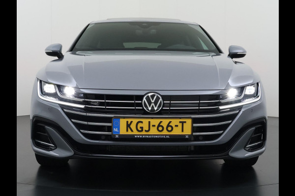 Volkswagen Arteon Shooting Brake 1.4 TSI eHybrid R-Line BINNEN + BUITEN VAN: 37.900,- VOOR: 34.877,- UW WKVOORDEEL: 3.023,- | PANO| NAPPALEDER SPORTSTOELEN| ELEK. STOEL MET MEMORY| ELEK. ACHTERKLEP| ACHTERBANK VERWARMD| CAMERA| STOELVERWARMING| CARPLAY| DODE HOEK SENSOR