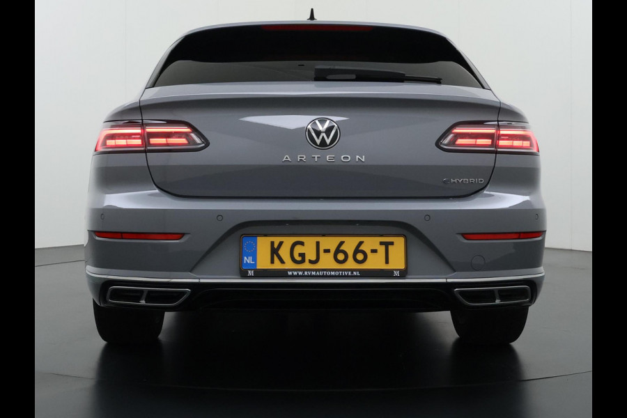 Volkswagen Arteon Shooting Brake 1.4 TSI eHybrid R-Line BINNEN + BUITEN VAN: 37.900,- VOOR: 34.877,- UW WKVOORDEEL: 3.023,- | PANO| NAPPALEDER SPORTSTOELEN| ELEK. STOEL MET MEMORY| ELEK. ACHTERKLEP| ACHTERBANK VERWARMD| CAMERA| STOELVERWARMING| CARPLAY| DODE HOEK SENSOR