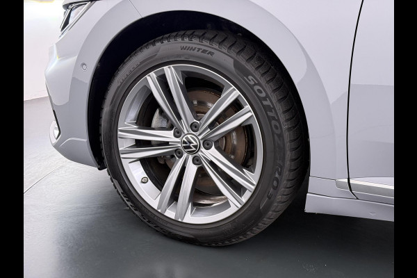 Volkswagen Arteon Shooting Brake 1.4 TSI eHybrid R-Line BINNEN + BUITEN VAN: 37.900,- VOOR: 34.877,- UW WKVOORDEEL: 3.023,- | PANO| NAPPALEDER SPORTSTOELEN| ELEK. STOEL MET MEMORY| ELEK. ACHTERKLEP| ACHTERBANK VERWARMD| CAMERA| STOELVERWARMING| CARPLAY| DODE HOEK SENSOR