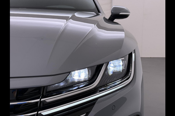 Volkswagen Arteon Shooting Brake 1.4 TSI eHybrid R-Line BINNEN + BUITEN VAN: 37.900,- VOOR: 34.877,- UW WKVOORDEEL: 3.023,- | PANO| NAPPALEDER SPORTSTOELEN| ELEK. STOEL MET MEMORY| ELEK. ACHTERKLEP| ACHTERBANK VERWARMD| CAMERA| STOELVERWARMING| CARPLAY| DODE HOEK SENSOR