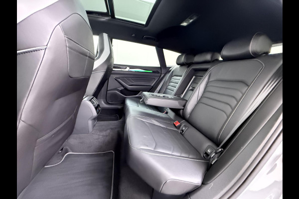 Volkswagen Arteon Shooting Brake 1.4 TSI eHybrid R-Line BINNEN + BUITEN VAN: 37.900,- VOOR: 34.877,- UW WKVOORDEEL: 3.023,- | PANO| NAPPALEDER SPORTSTOELEN| ELEK. STOEL MET MEMORY| ELEK. ACHTERKLEP| ACHTERBANK VERWARMD| CAMERA| STOELVERWARMING| CARPLAY| DODE HOEK SENSOR