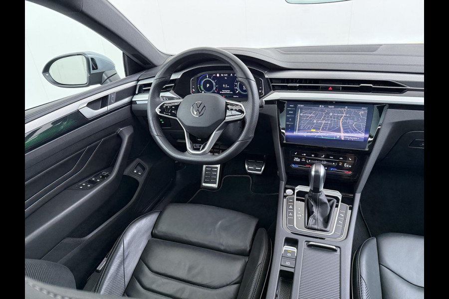 Volkswagen Arteon Shooting Brake 1.4 TSI eHybrid R-Line BINNEN + BUITEN VAN: 37.900,- VOOR: 34.877,- UW WKVOORDEEL: 3.023,- | PANO| NAPPALEDER SPORTSTOELEN| ELEK. STOEL MET MEMORY| ELEK. ACHTERKLEP| ACHTERBANK VERWARMD| CAMERA| STOELVERWARMING| CARPLAY| DODE HOEK SENSOR