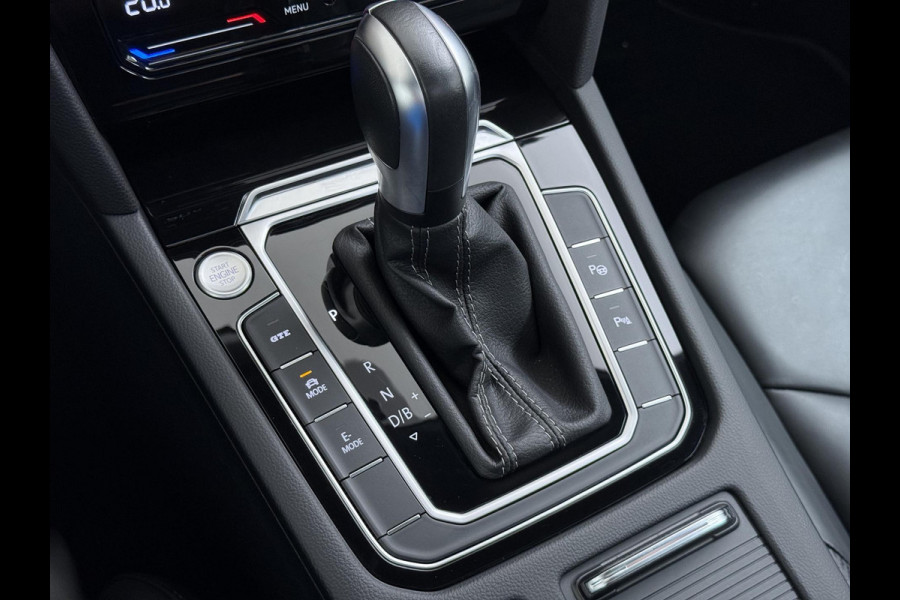 Volkswagen Arteon Shooting Brake 1.4 TSI eHybrid R-Line BINNEN + BUITEN VAN: 37.900,- VOOR: 34.877,- UW WKVOORDEEL: 3.023,- | PANO| NAPPALEDER SPORTSTOELEN| ELEK. STOEL MET MEMORY| ELEK. ACHTERKLEP| ACHTERBANK VERWARMD| CAMERA| STOELVERWARMING| CARPLAY| DODE HOEK SENSOR