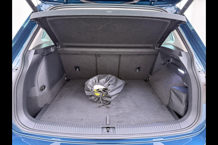 Volkswagen Tiguan 1.4 TSI eHybrid PHEV VAN: 30.900,- VOOR: 28.877,- UW WKVOORDEEL: 2.023,- | ELEK. ACHTERKLEP| STOEL MASSAGE| STOEL + STUURVERWARMING| PARKEERSENS. VOOR EN ACHTER| RIJKLAARPRIJS INCL. 12 MND BOVAG GARANTIE