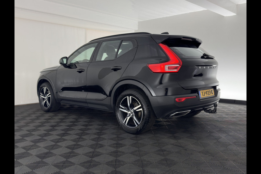 Volvo XC40 1.5 T3 R-Design *PANO | LEATHER-MICROFIBRE | FULL-LED | HARMAN/KARDON | HEATED-SPORTSEATS | DIGI-COCKPIT | NAVI-FULLMAP | ECC | PDC | CRUISE | TOWBAR | 18''ALU*