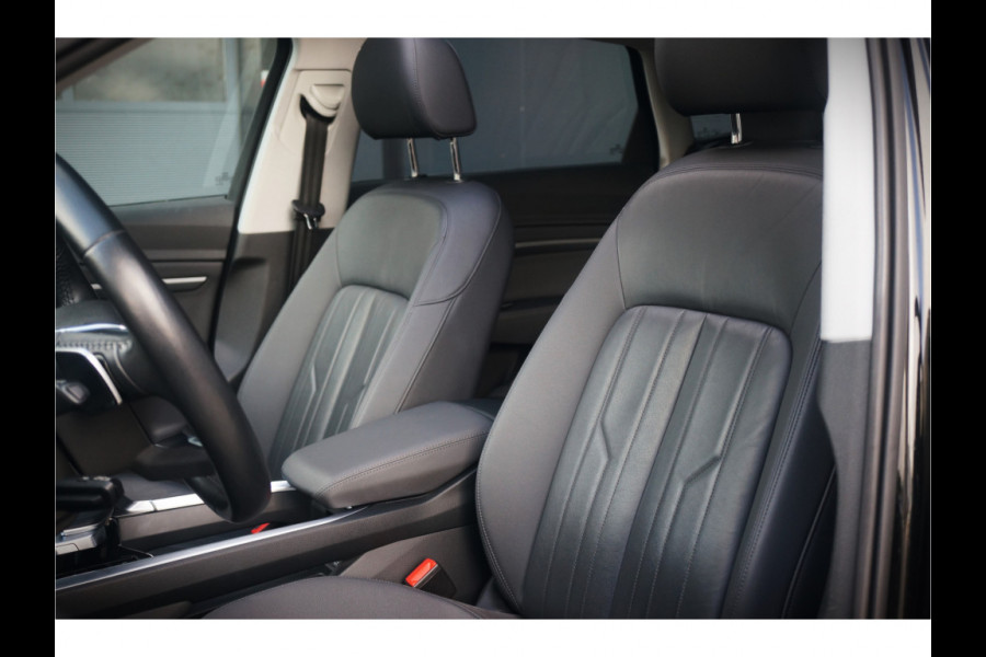 Audi e-tron e-tron 50 quattro Launch edition plus 71 kWh | Panoramadak | Stoelverwarming | Memory Seat | Adaptive Cruise Control | Luchtvering | Parkeersensoren | Apple Carplay | Keyless | SOH 83,67%