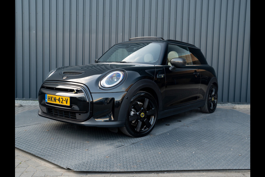 MINI Electric MINI Yours 33 kWh | Leder | Pano | Head Up | Harman/Kardon | Keyless | Camera | Prijs Rijklaar!!