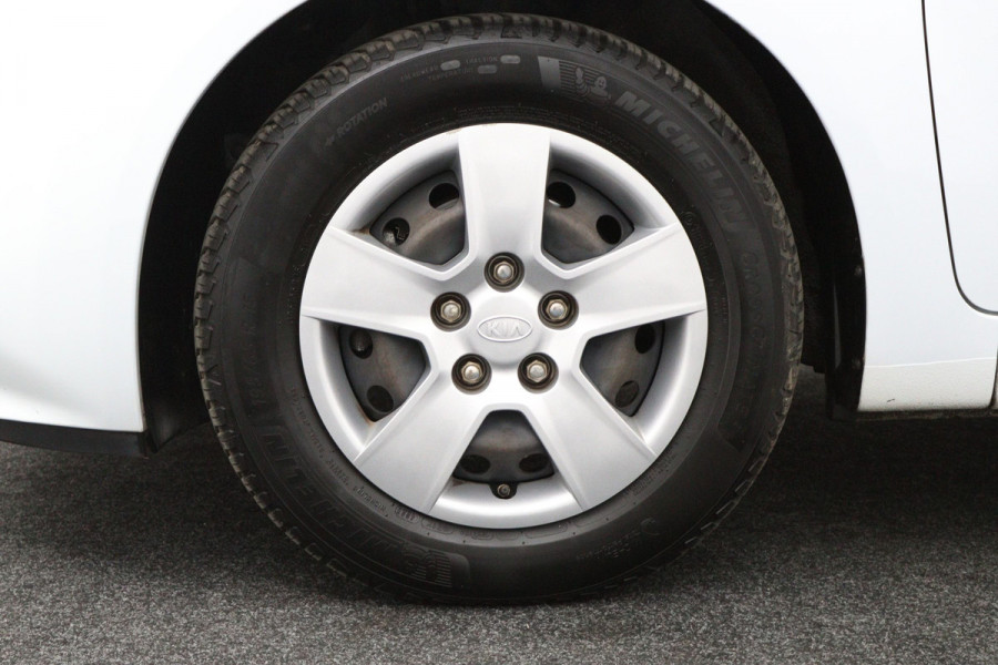 Kia Venga 1.6 CVVT Edition - Airco- Cruise Control - Navigatie- Achteruitrijcamera - Trekhaak- 12 maanden Bovag Garantie