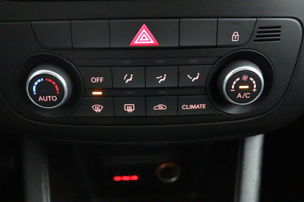 Kia Venga 1.6 CVVT Edition - Airco- Cruise Control - Navigatie- Achteruitrijcamera - Trekhaak- 12 maanden Bovag Garantie