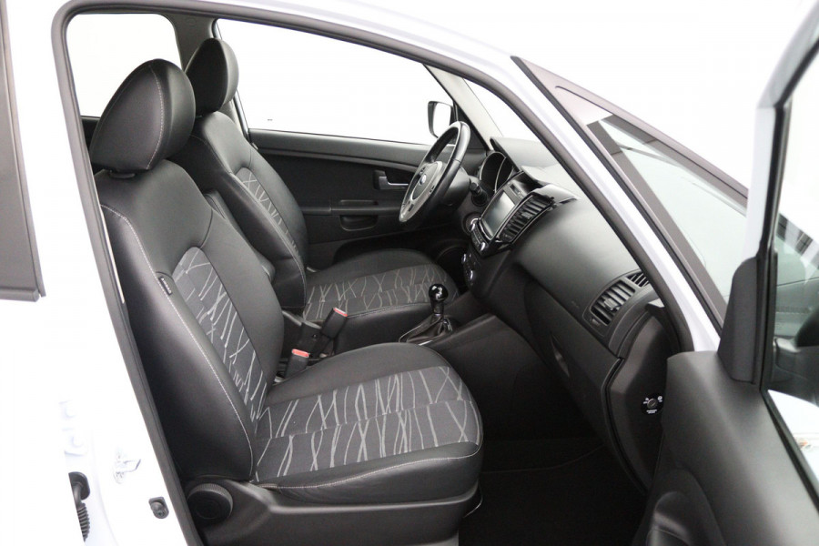 Kia Venga 1.6 CVVT Edition - Airco- Cruise Control - Navigatie- Achteruitrijcamera - Trekhaak- 12 maanden Bovag Garantie