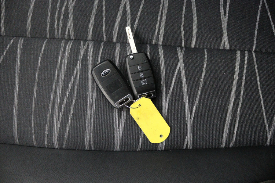 Kia Venga 1.6 CVVT Edition - Airco- Cruise Control - Navigatie- Achteruitrijcamera - Trekhaak- 12 maanden Bovag Garantie