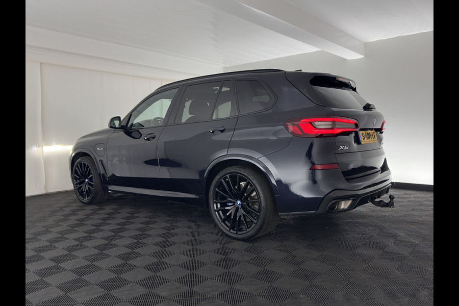 BMW X5 xDrive45e M-Sportpack High Executive (Plug-In) {SoH-91%} (INCL-BTW) *PANO | LEATHER | LASER-LED | HARMAN/KARDON | MEMORY-PACK | TOPVIEW | ADAPTIVE-CRUISE | BLINDSPOT | DIGI-COCKPIT | PRIVACY-GLASS | SHIFTPADDLES | HEAD-UP | TOWBAR | 22''A