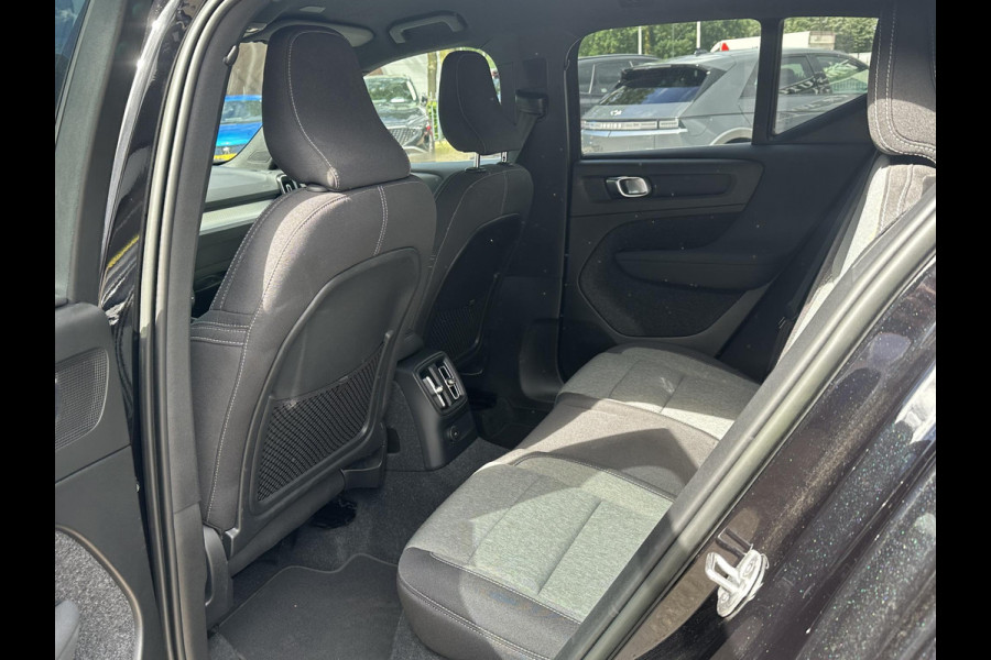 Volvo XC40 1.5 T4 Plug-in hybrid Core Bright VAN: 34.900,- VOOR: 32.877,- UW WKVOORDEEL: 2.023,- | BOMVOL! | STOEL + STUURVERWARMING |ELEK. TREKHAAK | KEYLESS | DODEHOEK | ADAP. CRUISE | CAMERA | ELEK. ACHTERKLEP | DRAADLOZE TEL LADER | RIJKLAAR! MET 12 MND BOVAG GARANTIE | DEALER ONDERHOUDEN