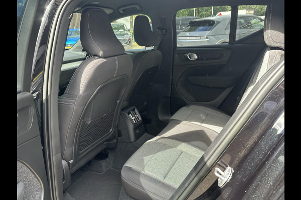 Volvo XC40 1.5 T4 Plug-in hybrid Core Bright VAN: 34.900,- VOOR: 32.877,- UW WKVOORDEEL: 2.023,- | BOMVOL! | STOEL + STUURVERWARMING |ELEK. TREKHAAK | KEYLESS | DODEHOEK | ADAP. CRUISE | CAMERA | ELEK. ACHTERKLEP | DRAADLOZE TEL LADER | RIJKLAAR! MET 12 MND BOVAG GARANTIE | DEALER ONDERHOUDEN