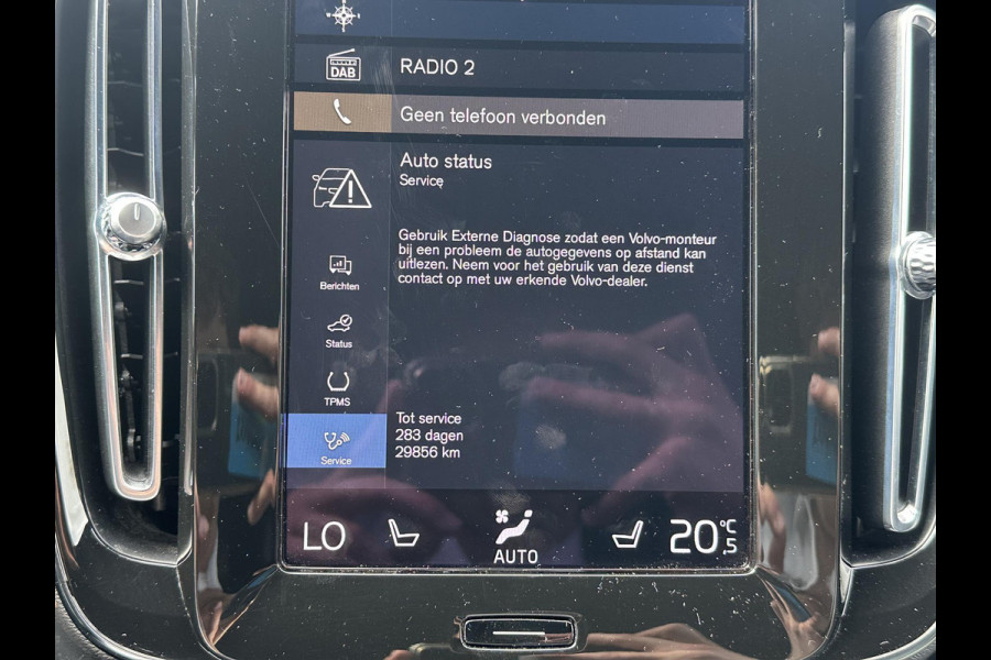 Volvo XC40 1.5 T4 Plug-in hybrid Core Bright VAN: 34.900,- VOOR: 32.877,- UW WKVOORDEEL: 2.023,- | BOMVOL! | STOEL + STUURVERWARMING |ELEK. TREKHAAK | KEYLESS | DODEHOEK | ADAP. CRUISE | CAMERA | ELEK. ACHTERKLEP | DRAADLOZE TEL LADER | RIJKLAAR! MET 12 MND BOVAG GARANTIE | DEALER ONDERHOUDEN