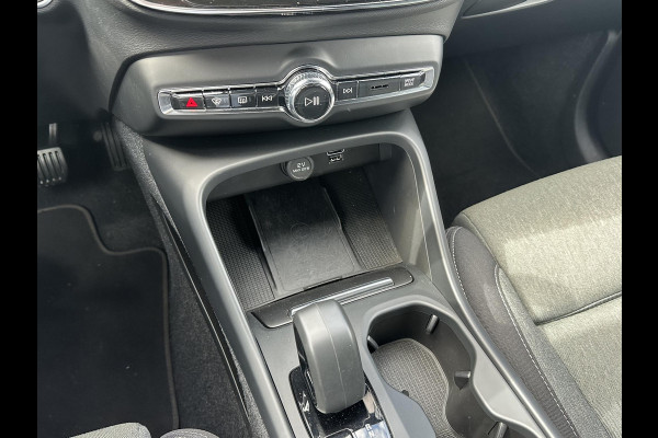 Volvo XC40 1.5 T4 Plug-in hybrid Core Bright VAN: 34.900,- VOOR: 32.877,- UW WKVOORDEEL: 2.023,- | BOMVOL! | STOEL + STUURVERWARMING |ELEK. TREKHAAK | KEYLESS | DODEHOEK | ADAP. CRUISE | CAMERA | ELEK. ACHTERKLEP | DRAADLOZE TEL LADER | RIJKLAAR! MET 12 MND BOVAG GARANTIE | DEALER ONDERHOUDEN