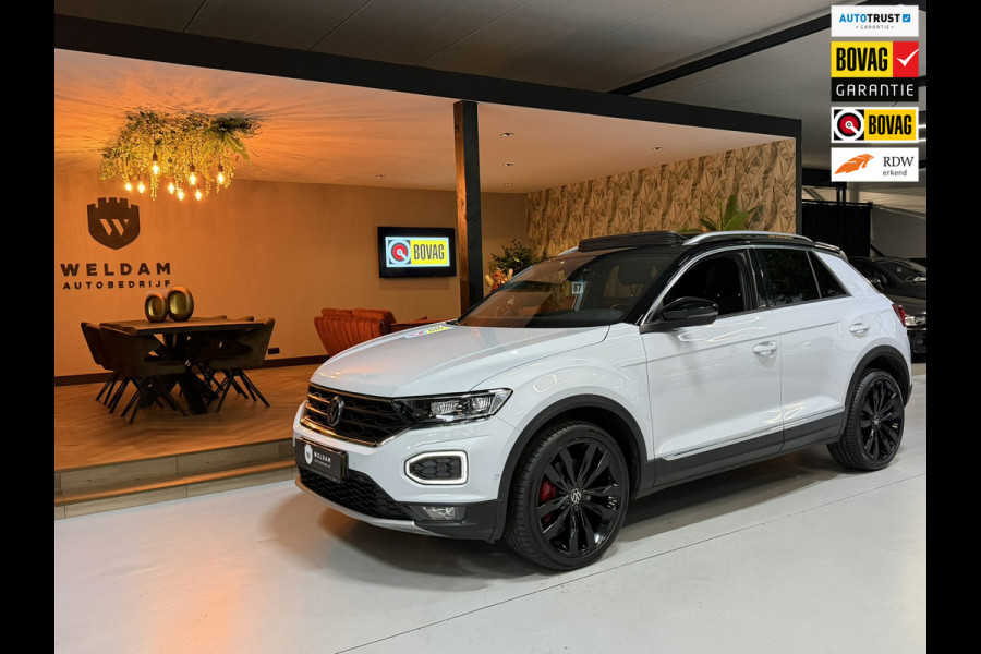 Volkswagen T-Roc 1.5 TSI Sport Business R|Automaat|ACC|Pano|19" Zwarte Velgen|Trekhaak 1.500kg|Blindspot|Keyless|Rijklaar
