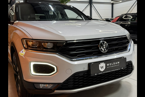Volkswagen T-Roc 1.5 TSI Sport Business R|Automaat|ACC|Pano|19" Zwarte Velgen|Trekhaak 1.500kg|Blindspot|Keyless|Rijklaar
