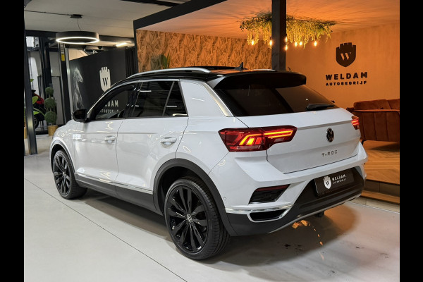 Volkswagen T-Roc 1.5 TSI Sport Business R|Automaat|ACC|Pano|19" Zwarte Velgen|Trekhaak 1.500kg|Blindspot|Keyless|Rijklaar