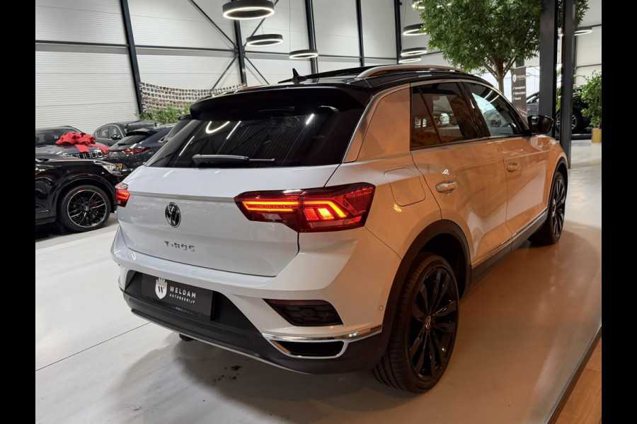 Volkswagen T-Roc 1.5 TSI Sport Business R|Automaat|ACC|Pano|19" Zwarte Velgen|Trekhaak 1.500kg|Blindspot|Keyless|Rijklaar