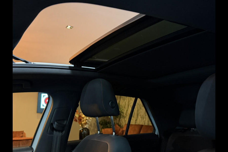 Volkswagen T-Roc 1.5 TSI Sport Business R|Automaat|ACC|Pano|19" Zwarte Velgen|Trekhaak 1.500kg|Blindspot|Keyless|Rijklaar