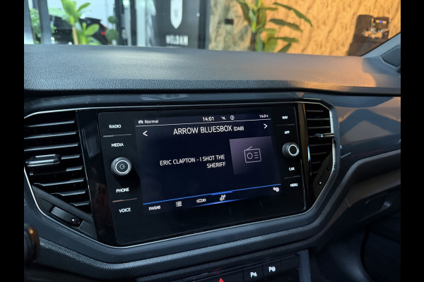 Volkswagen T-Roc 1.5 TSI Sport Business R|Automaat|ACC|Pano|19" Zwarte Velgen|Trekhaak 1.500kg|Blindspot|Keyless|Rijklaar