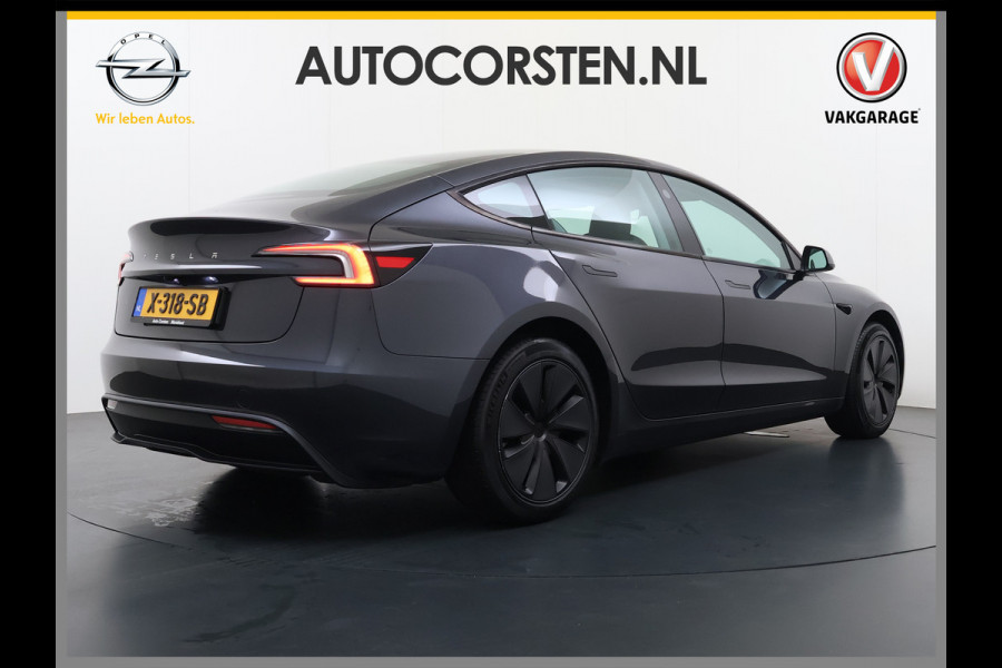 Tesla Model 3 RWD Highland NIEUW MODEL LFP SOH 94% Warmtepomp Entertainment Display Achter FSD 4 Computer AMD Ryzen™ Stoel+Achterbank+Stuurver Lmv Led Elek.Achterklep Draadloos Laden Wifi Dodehoek detector Keyless Fabrieksgarantie tot 17-1-2028/80.000km! Garantie op Accu en Motor tot 17-1-2032/160.000km
