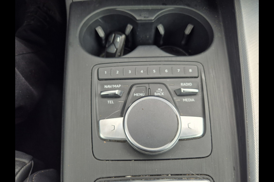 Audi A5 Cabriolet 40 TFSI Design Pro Line Plus,Vitueel/Navigatie,Leder,elec.en verwarmde stoelen,Parksensoren,Cruisecontrol