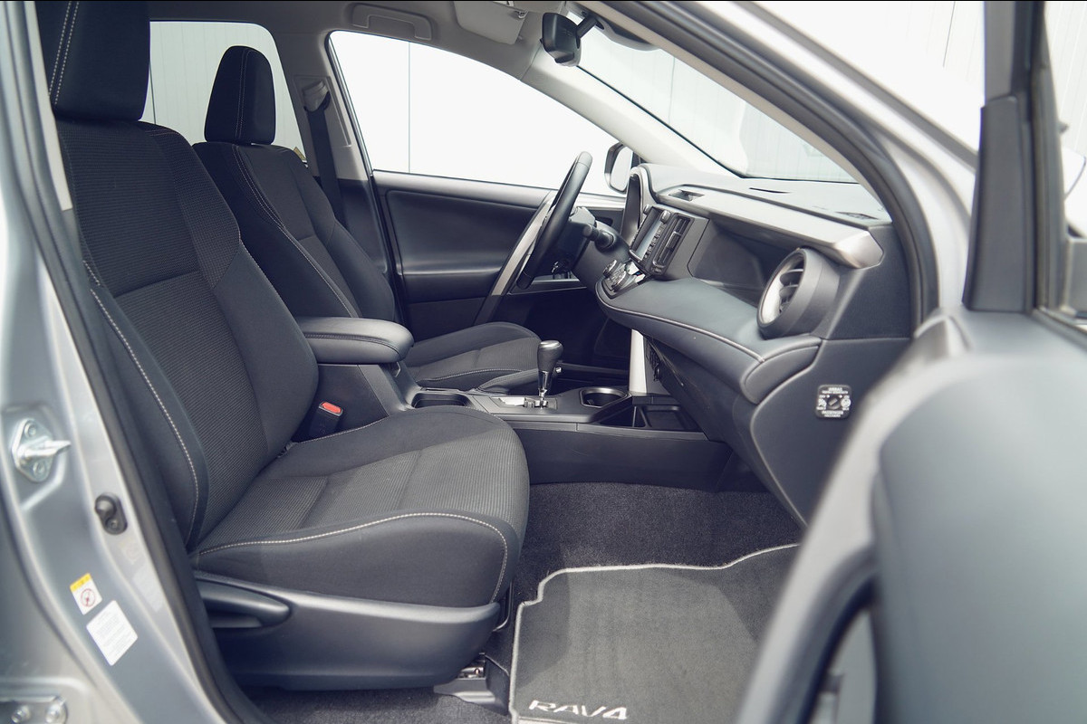 Toyota RAV4 2.5 Hybrid Dynamic / Trekhaak / Camera / Stoelverwarming / Bearlock / Climate