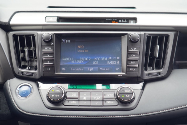 Toyota RAV4 2.5 Hybrid Dynamic / Trekhaak / Camera / Stoelverwarming / Bearlock / Climate