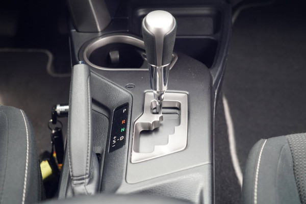 Toyota RAV4 2.5 Hybrid Dynamic / Trekhaak / Camera / Stoelverwarming / Bearlock / Climate