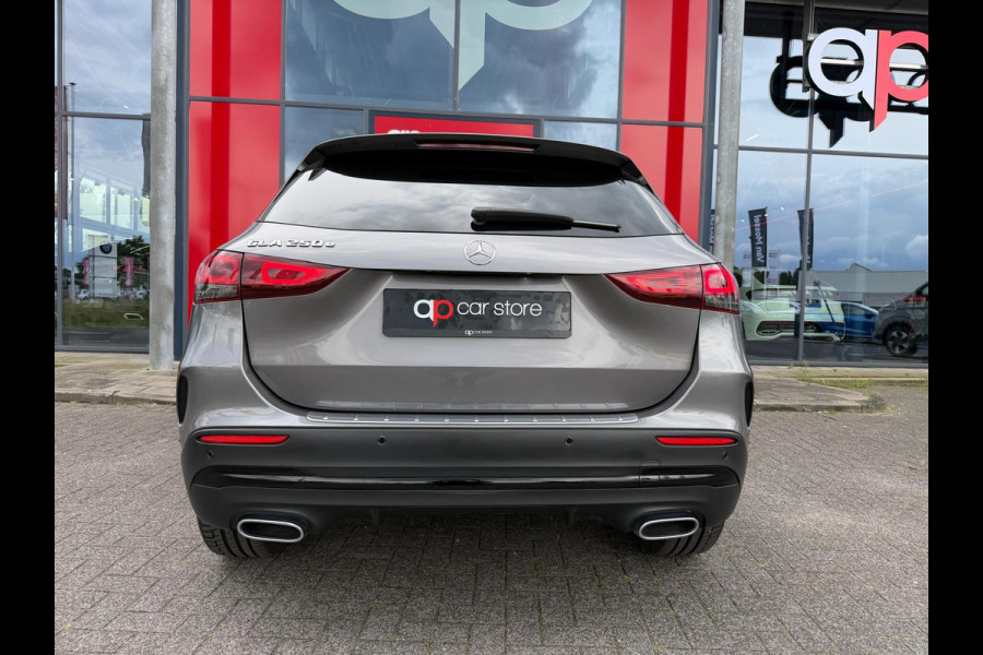 Mercedes-Benz GLA 250 e Business Line AMG/Panorama/Memory Full spec