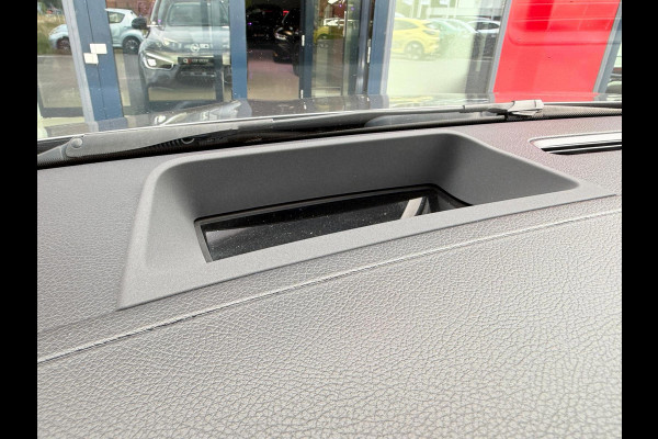 Mercedes-Benz GLA 250 e Business Line AMG/Panorama/Memory Full spec