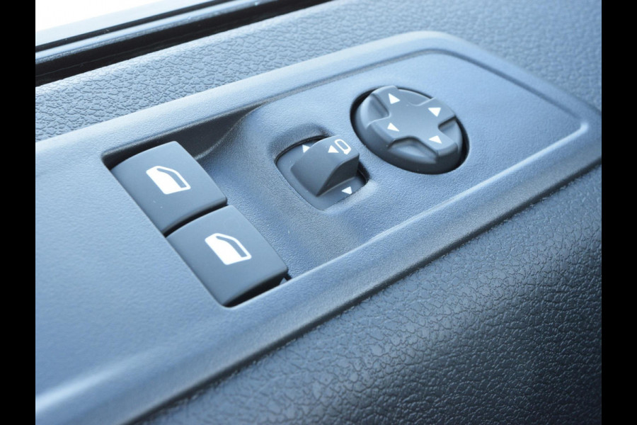 Opel Vivaro Electric L3 75 kWh Tot 8 jaar garantie | Surround View pakket | Apple Carplay | camera | dodehoek detectie | parkeersensoren voor & achter | Comfort tussenschot | rijklaarprijs