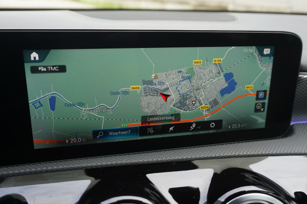 Mercedes-Benz A-Klasse 180 Luxury/Sportstoelen/leer/Sfeerverlichting/ Widescreen/Carplay.