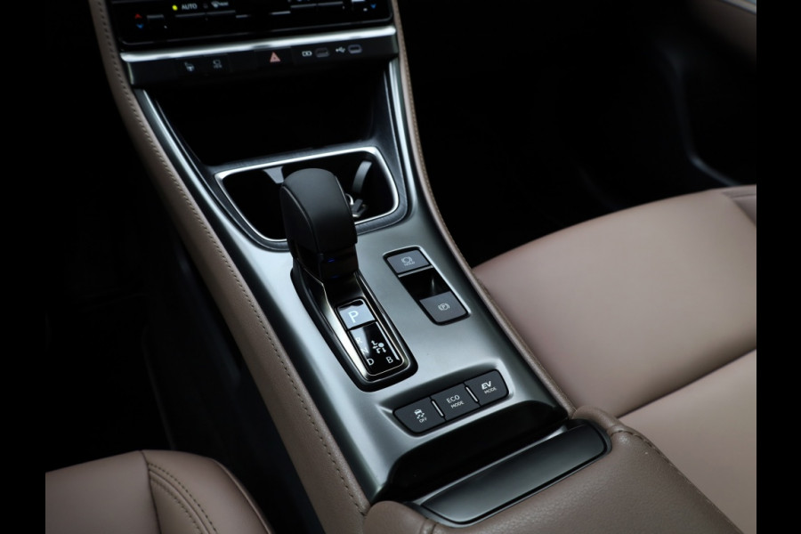 Lexus LBX Elegant 2WD | Advanced Pack | Mark Levinson | 360 Camera