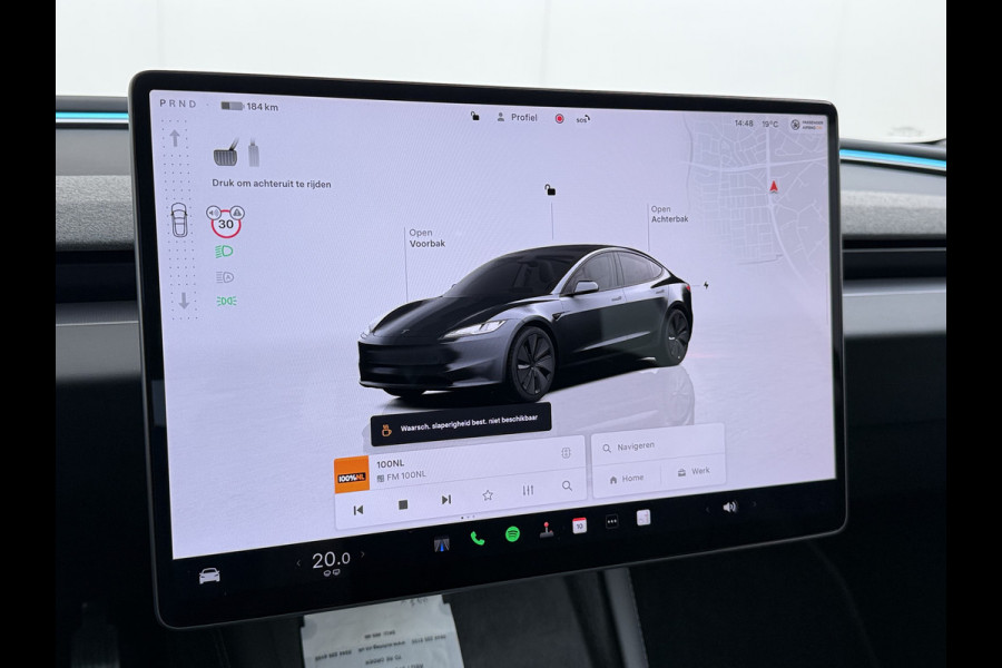 Tesla Model 3 RWD Highland NIEUW MODEL LFP SOH 94% Warmtepomp Entertainment Display Achter FSD 4 Computer AMD Ryzen™ Stoel+Achterbank+Stuurver Lmv Led Elek.Achterklep Draadloos Laden Wifi Dodehoek detector Keyless Fabrieksgarantie tot 17-1-2028/80.000km! Garantie op Accu en Motor tot 17-1-2032/160.000km