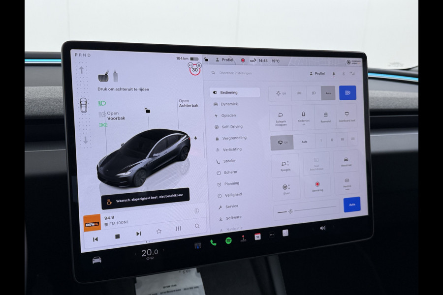 Tesla Model 3 RWD Highland NIEUW MODEL LFP SOH 94% Warmtepomp Entertainment Display Achter FSD 4 Computer AMD Ryzen™ Stoel+Achterbank+Stuurver Lmv Led Elek.Achterklep Draadloos Laden Wifi Dodehoek detector Keyless Fabrieksgarantie tot 17-1-2028/80.000km! Garantie op Accu en Motor tot 17-1-2032/160.000km
