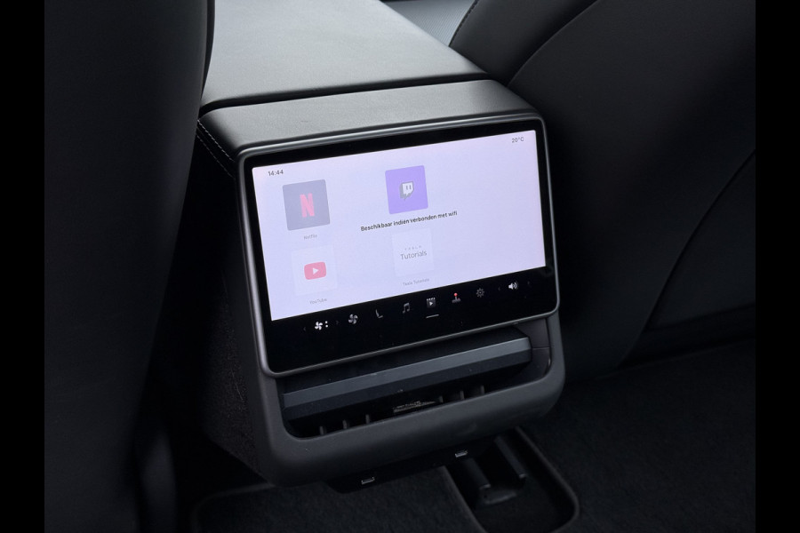Tesla Model 3 RWD Highland NIEUW MODEL LFP SOH 94% Warmtepomp Entertainment Display Achter FSD 4 Computer AMD Ryzen™ Stoel+Achterbank+Stuurver Lmv Led Elek.Achterklep Draadloos Laden Wifi Dodehoek detector Keyless Fabrieksgarantie tot 17-1-2028/80.000km! Garantie op Accu en Motor tot 17-1-2032/160.000km
