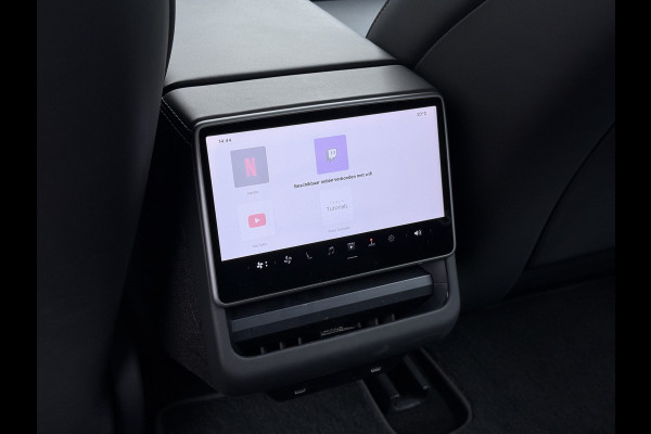 Tesla Model 3 RWD Highland NIEUW MODEL LFP SOH 94% Warmtepomp Entertainment Display Achter FSD 4 Computer AMD Ryzen™ Stoel+Achterbank+Stuurver Lmv Led Elek.Achterklep Draadloos Laden Wifi Dodehoek detector Keyless Fabrieksgarantie tot 17-1-2028/80.000km! Garantie op Accu en Motor tot 17-1-2032/160.000km