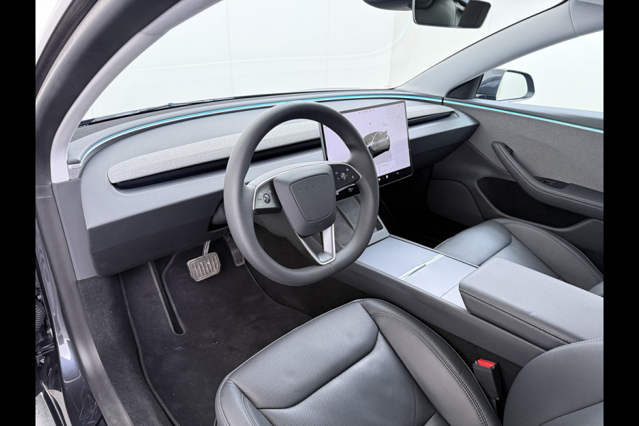 Tesla Model 3 RWD Highland NIEUW MODEL LFP SOH 94% Warmtepomp Entertainment Display Achter FSD 4 Computer AMD Ryzen™ Stoel+Achterbank+Stuurver Lmv Led Elek.Achterklep Draadloos Laden Wifi Dodehoek detector Keyless Fabrieksgarantie tot 17-1-2028/80.000km! Garantie op Accu en Motor tot 17-1-2032/160.000km