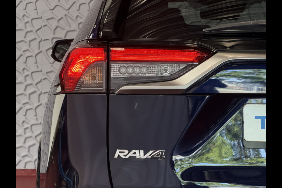 Toyota RAV4 2.5 PHEV AWD 306PK ✅Ongebruikt | Direct rijden✅ | Trekgew. 1500KG | Head-up display | Camera | Full LED | Elektrische achterklep PHEV PLUG IN