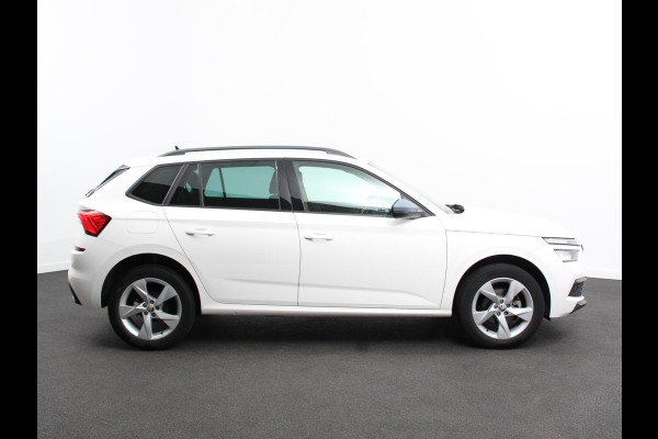 Škoda Kamiq 1.0 TSI Sport Business Climate control Cruise control Achteruitrijcamera Parkeersensoren Keyless Navigatie Apple Carplay/ Android auto Lichtmetalen velgen
